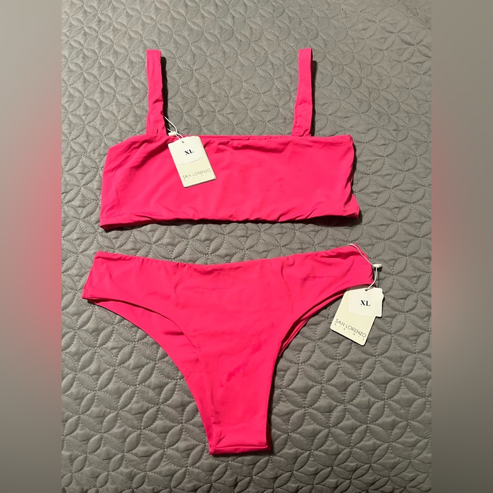 Hot pink bikini 🩷 San Lorenzo